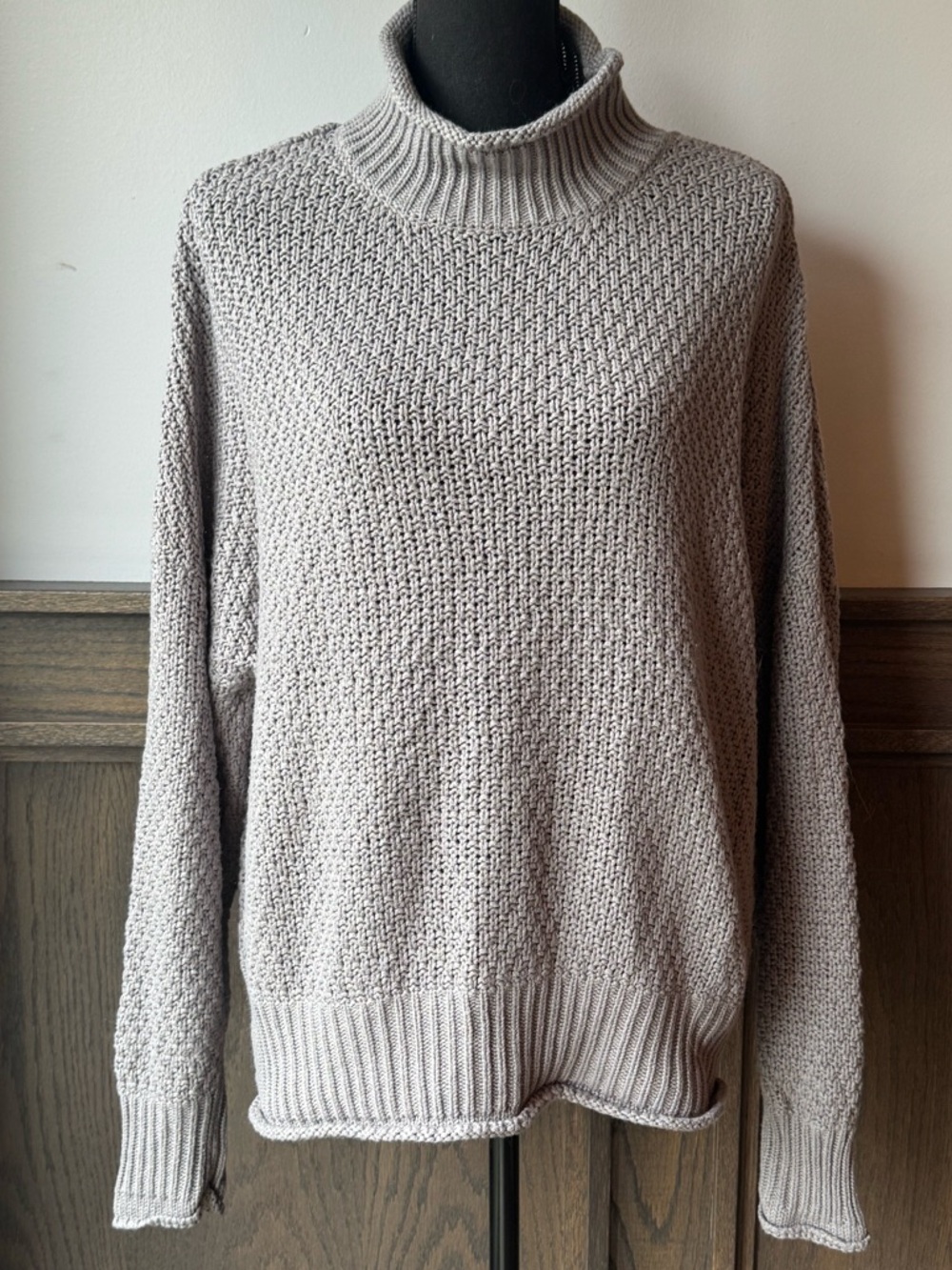 Tecrew Turtleneck Knit Oversized Sweater in Light Gray Large